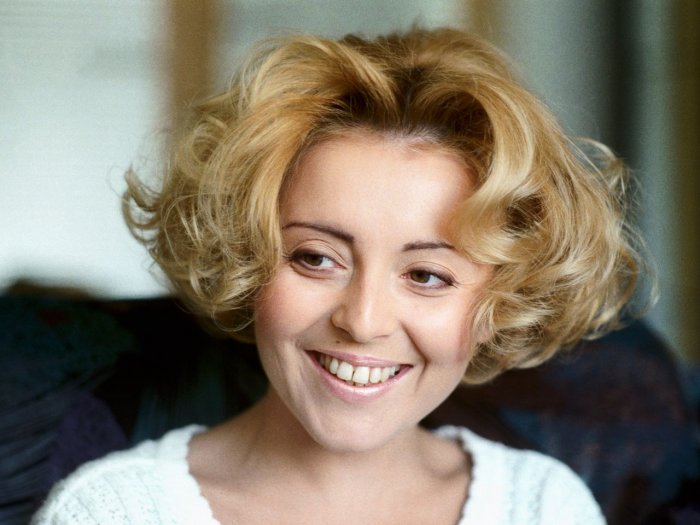 Анжелика Варум городок