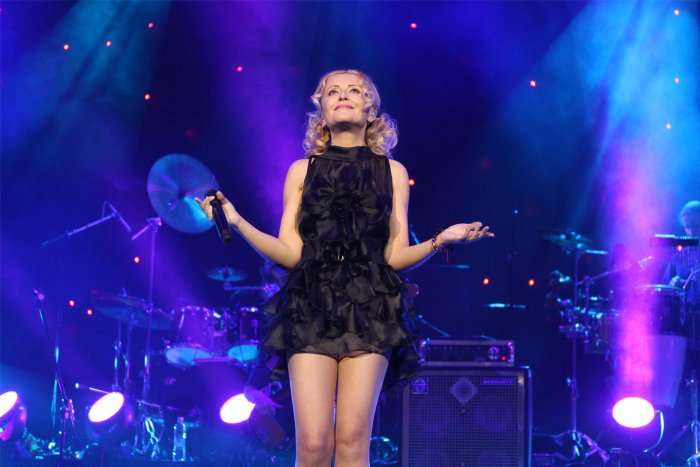 Анжелика Варум 2000