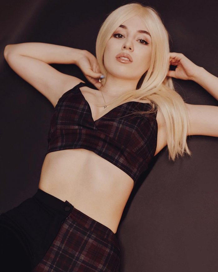 Эйва Макс горячие