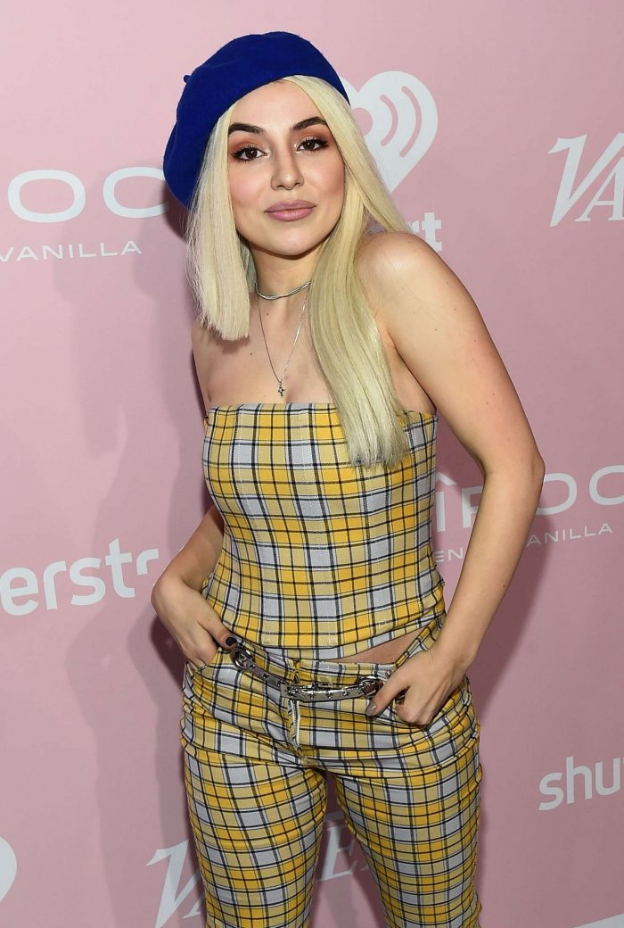 Эйва Макс певица