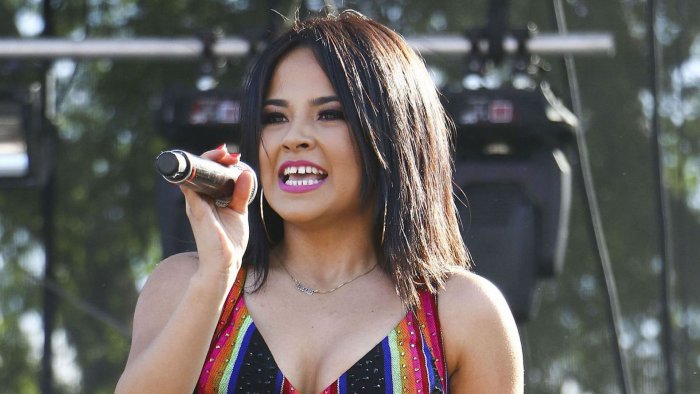 Певица Бекки