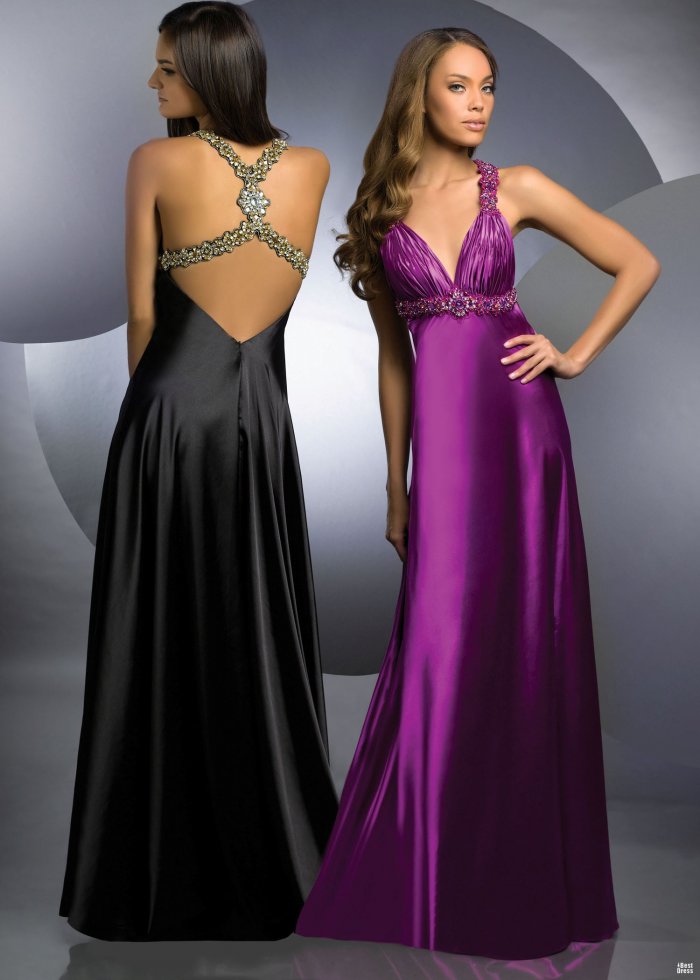 Вечернее платье с вырезом на спине