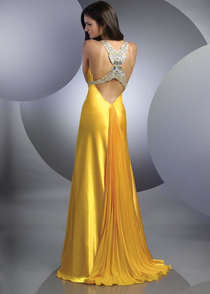 Платье с декольте вечернее длинное