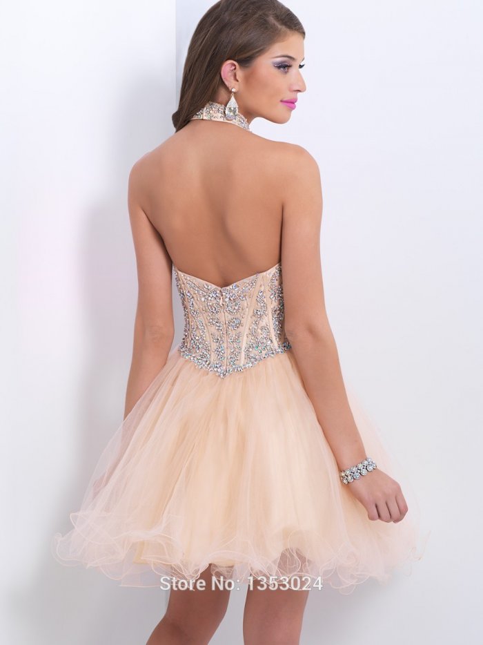 Короткие открытые платья