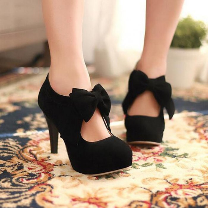 Туфли на каблуках для девушек черные