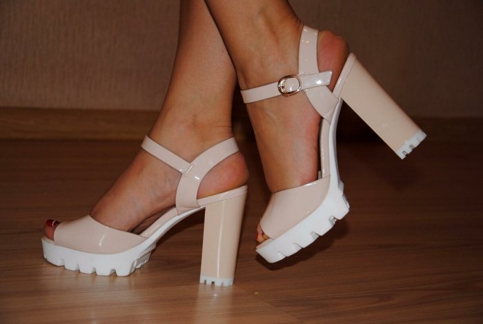 Босоножки на выпускной черные