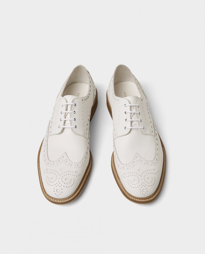 Чёрные туфли на каблуке с ремешком