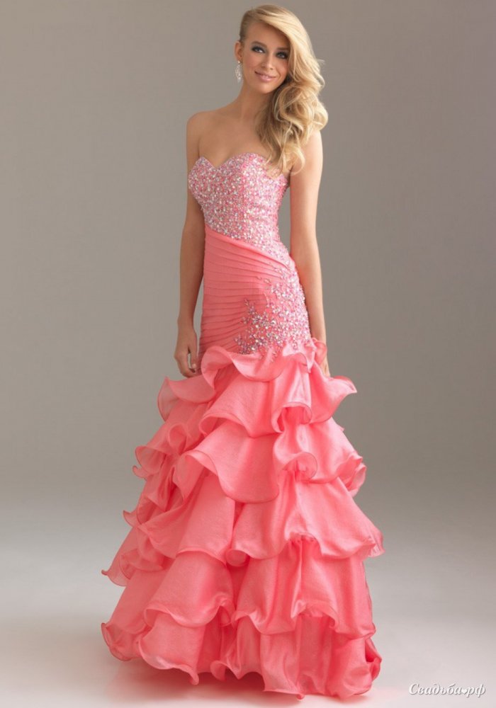 Платье со шлейфом