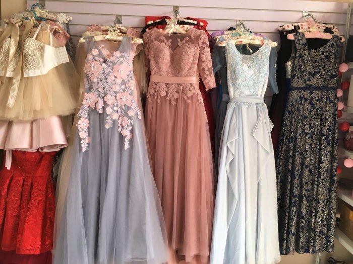 Вечернее платье короткое пышное