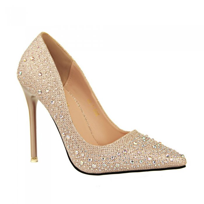 Элегантные вечерние туфли