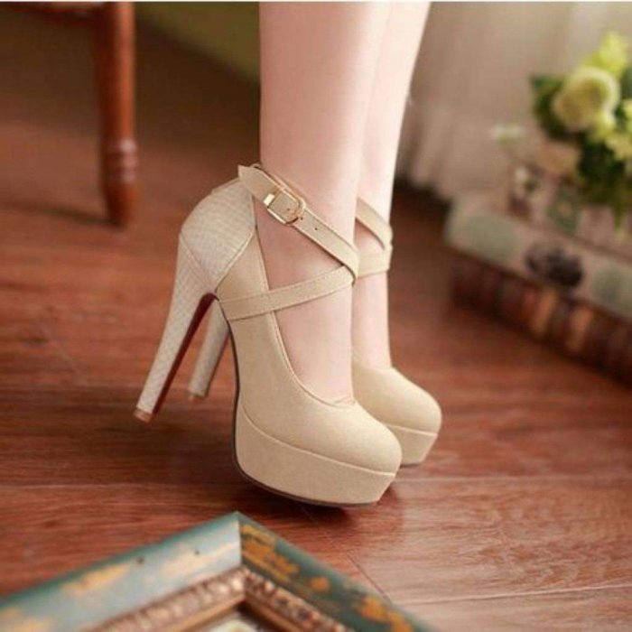 Бежевые босоножки полуботинки на высоком каблуке