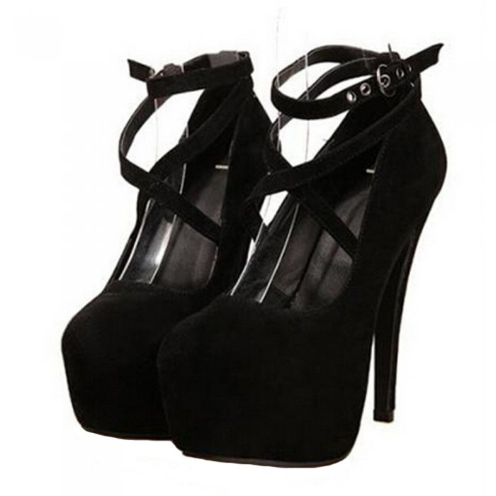 Чёрные туфли на каблуке