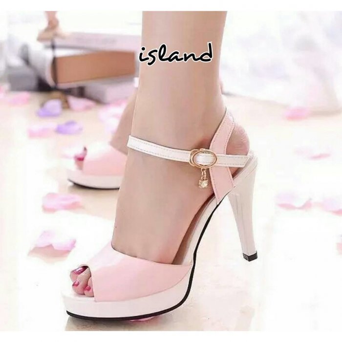 Летние туфли на высоком каблуке