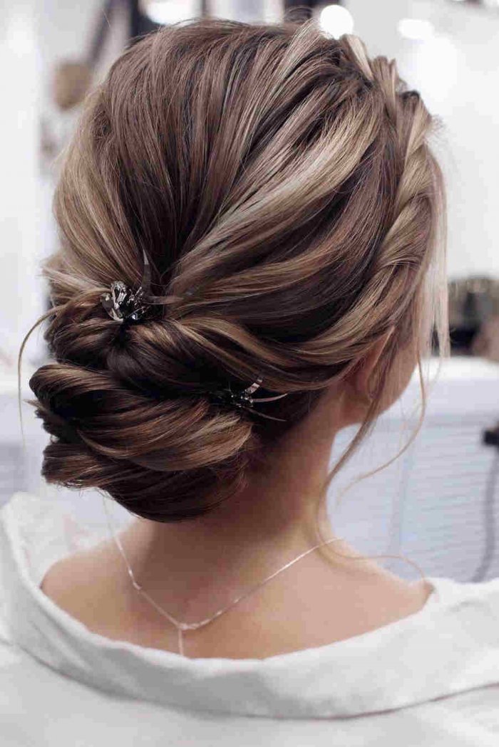 Красивые причёски на длинные волосы пучок