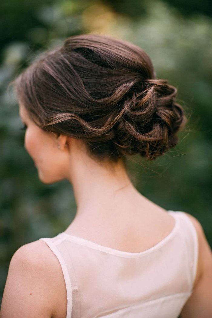 Причёска на длинные волосы на торжество собранные