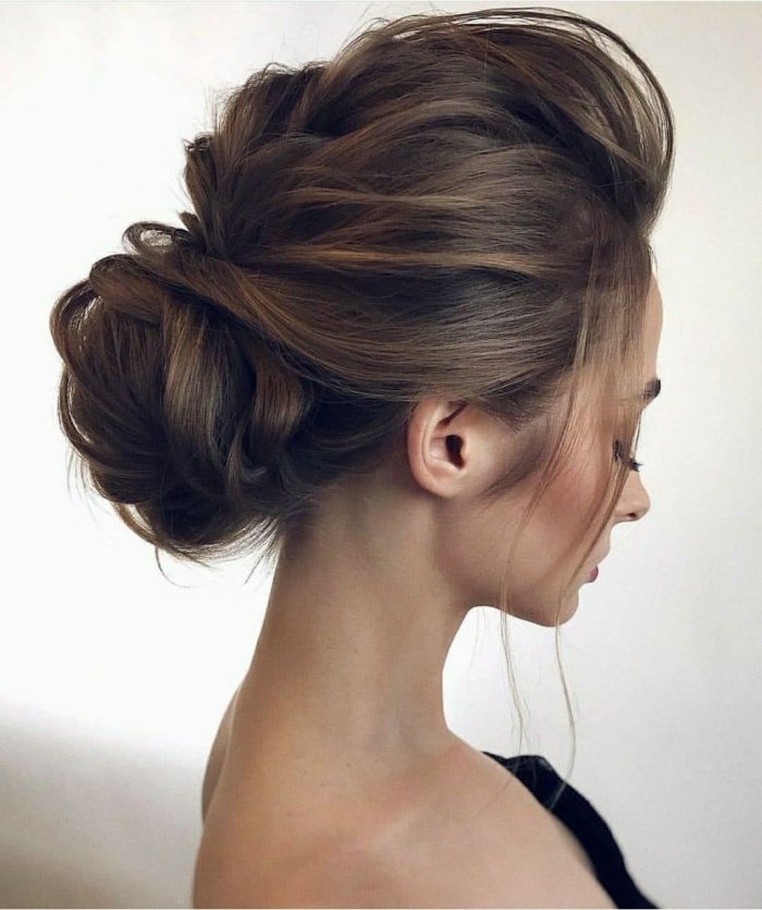 Прически на короткие волосы дульки