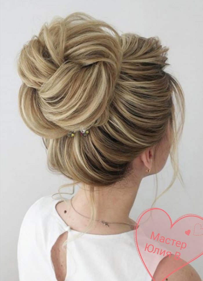 Прическа небрежный пучок