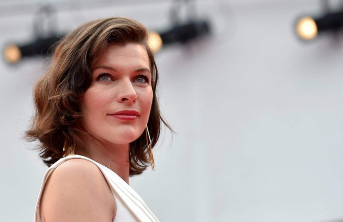 Ми́лла Йо́вович