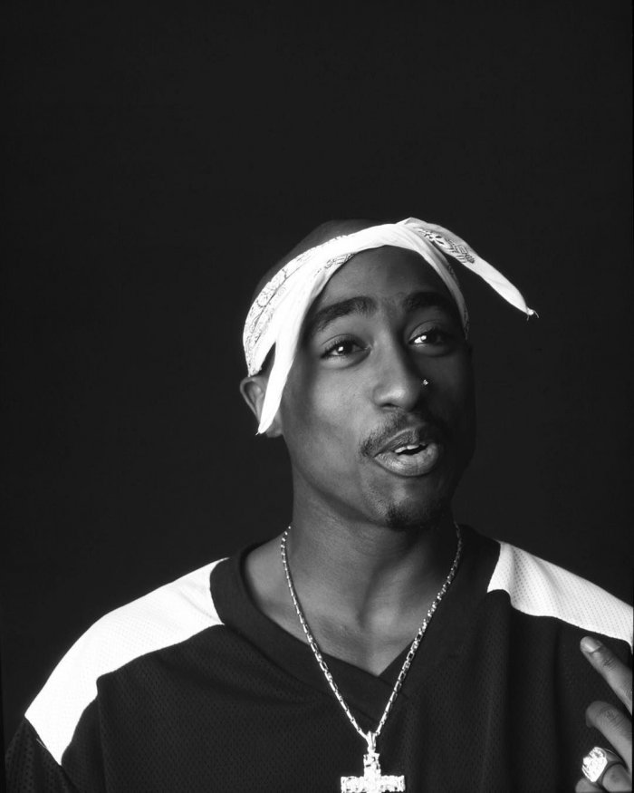 2pac на аву