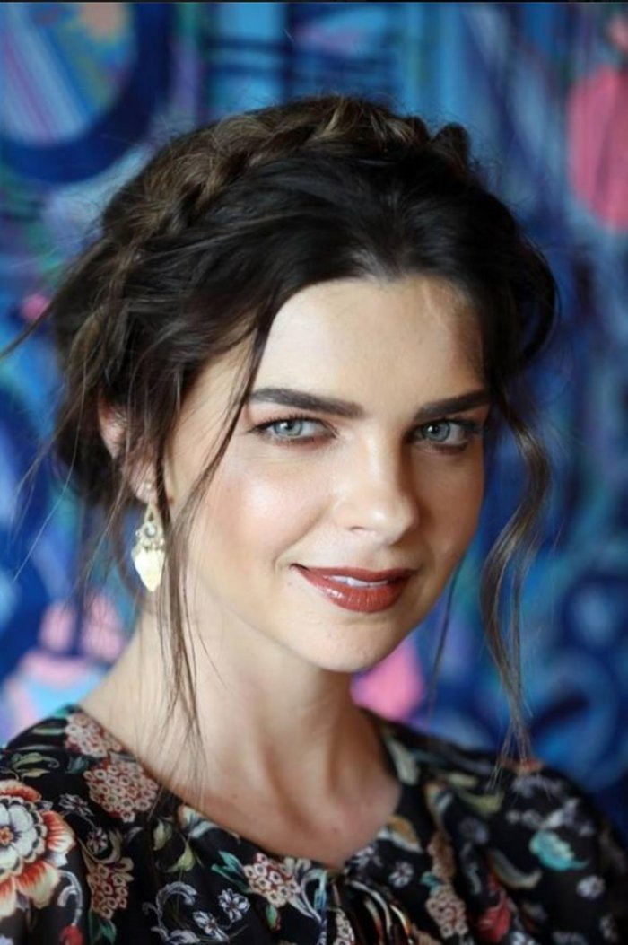 Актриса Пелин Карахан