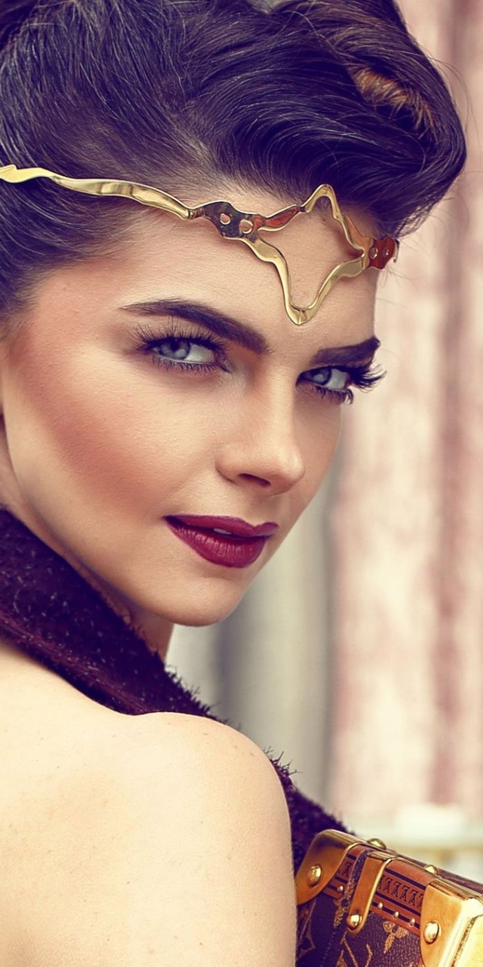 Актриса Пелин Карахан