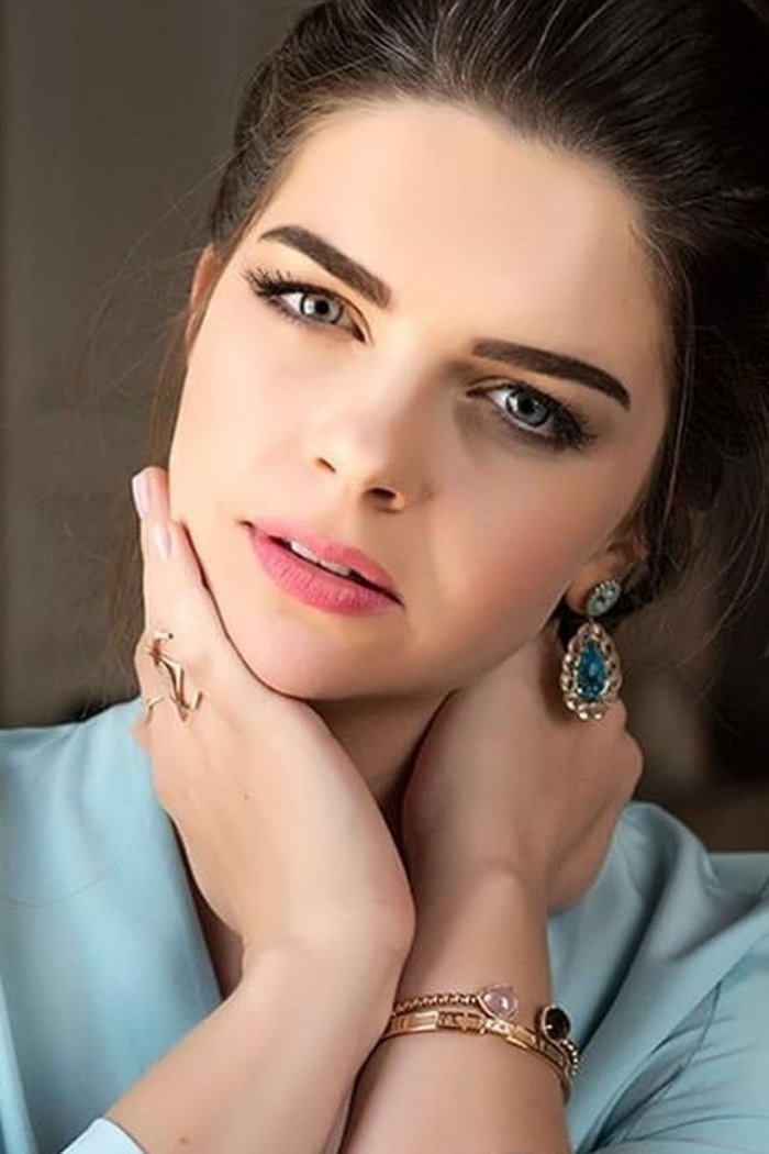 Пелин Карахан фигура