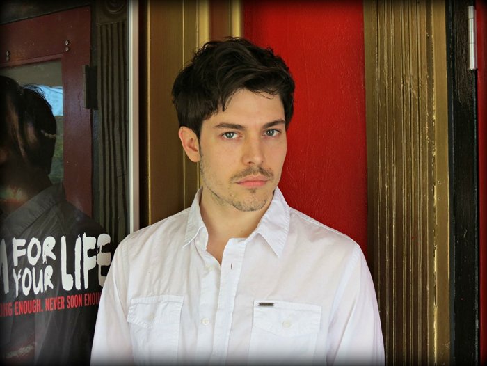 Брайан Майкл актер транс