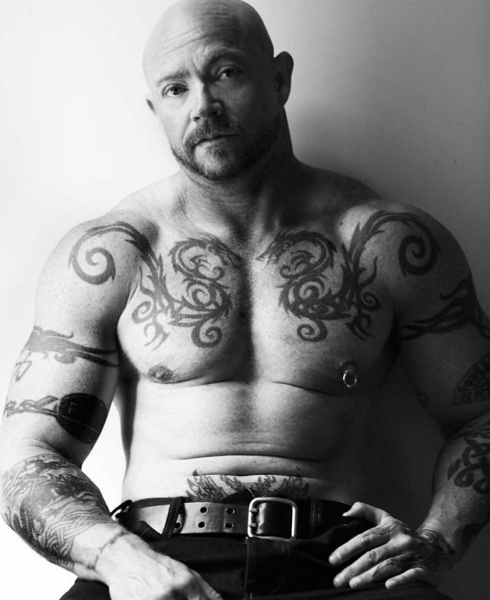 Бак Энджел (Buck Angel) голый
