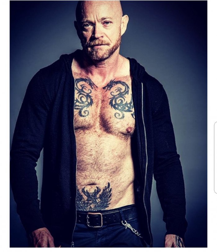 Бак ангел Buck Angel