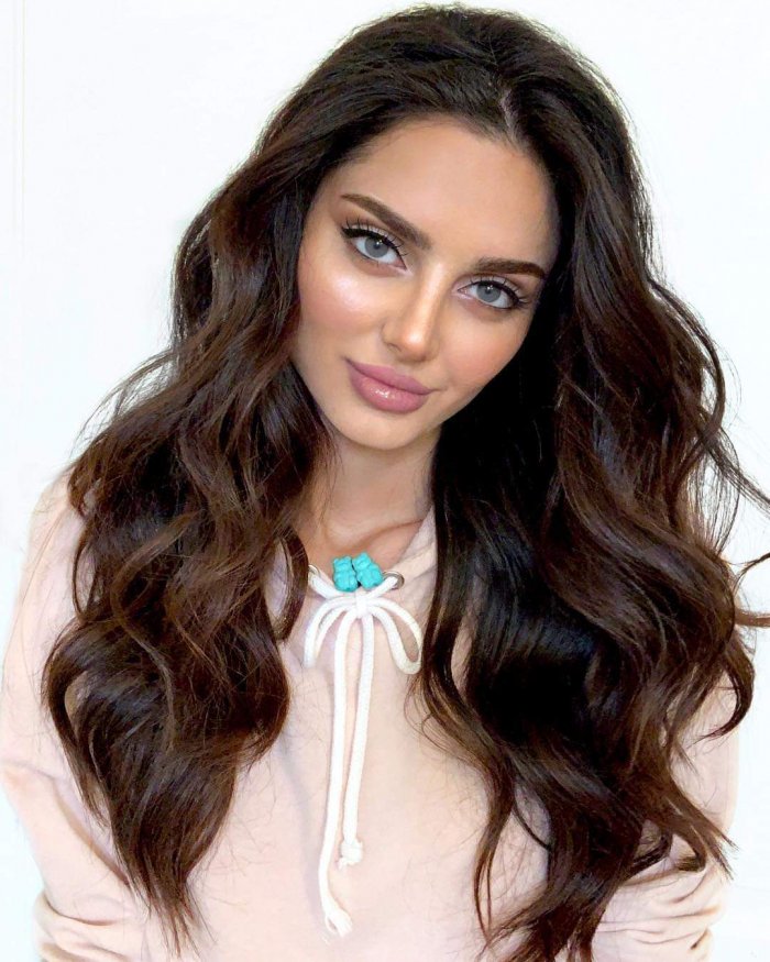 Arezou Джабери