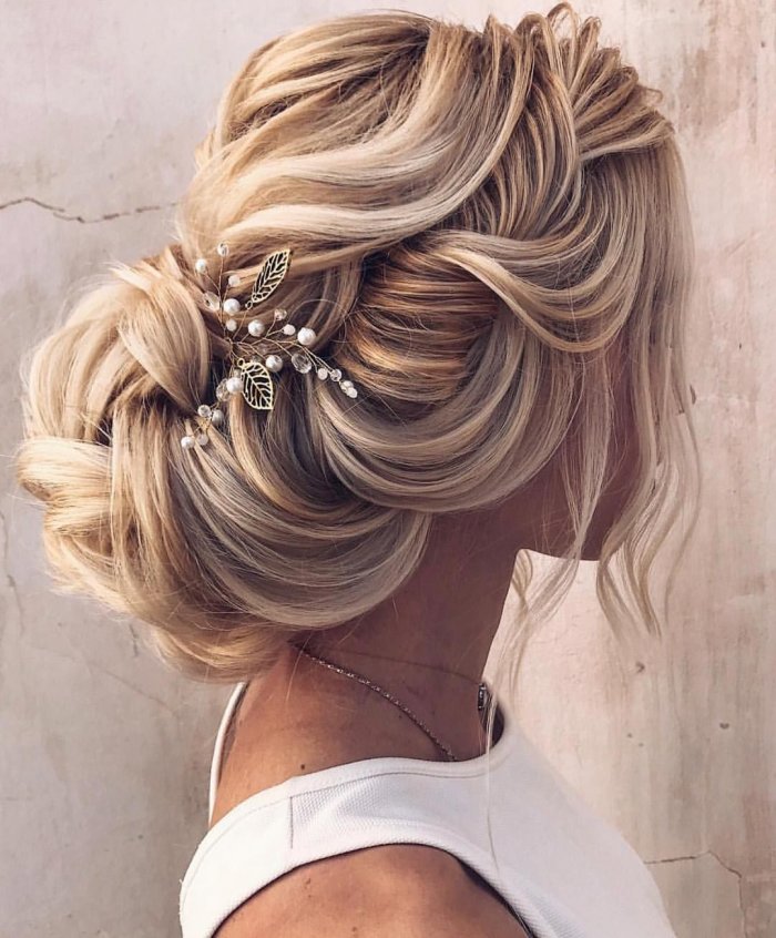 Прически на выпускной для девушек