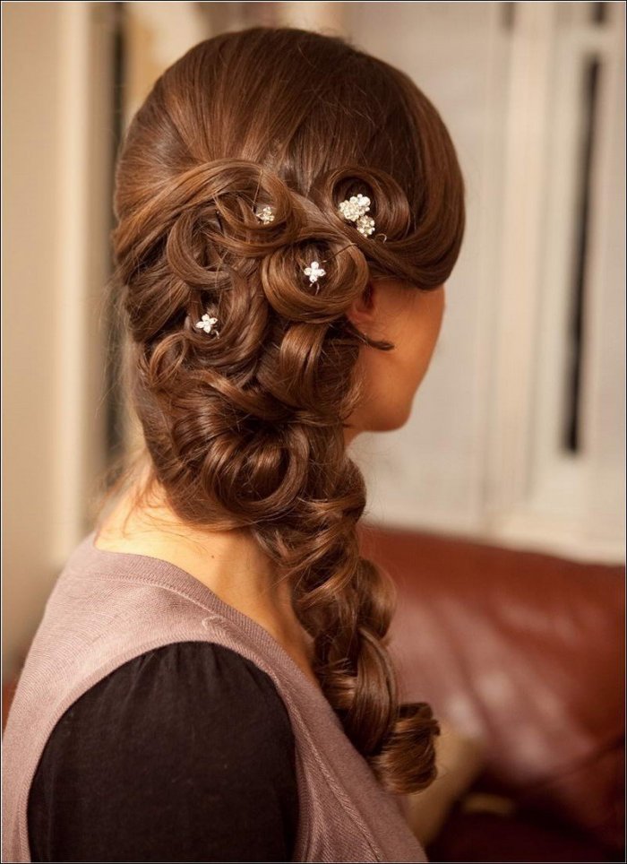 Высокие прически на средние волосы