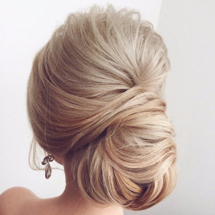 Собранные высокие причёски на выпускной