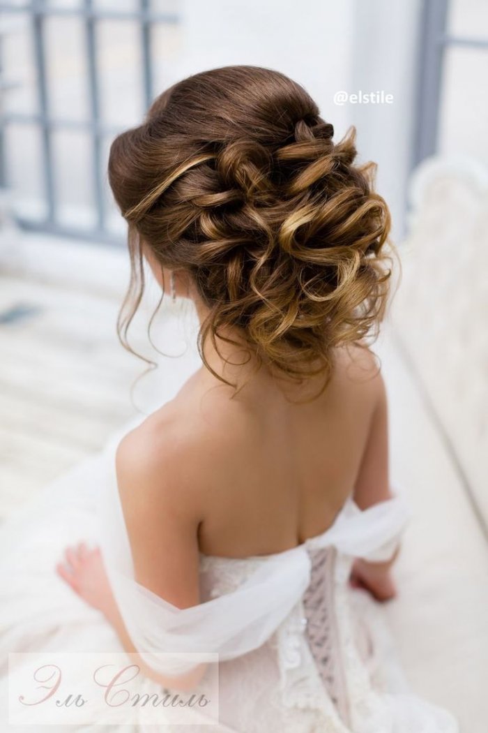 Причёски на выпускной на средние волосы собранные