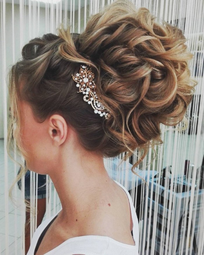 Прически на среднииволосы