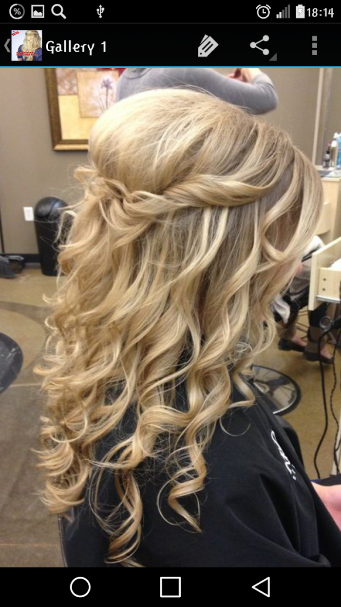 Пичек с распущенными волосами