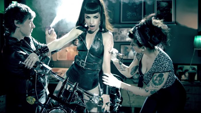 Наши женщины и иностранки