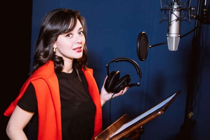 Телеведущая Марина Кравец