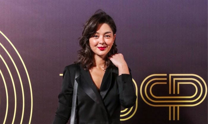 Марина Кравец прическа