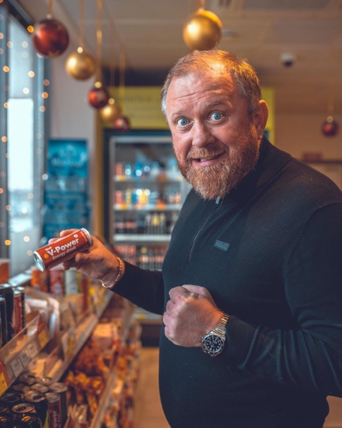 На ножах ведущий Константин Ивлев