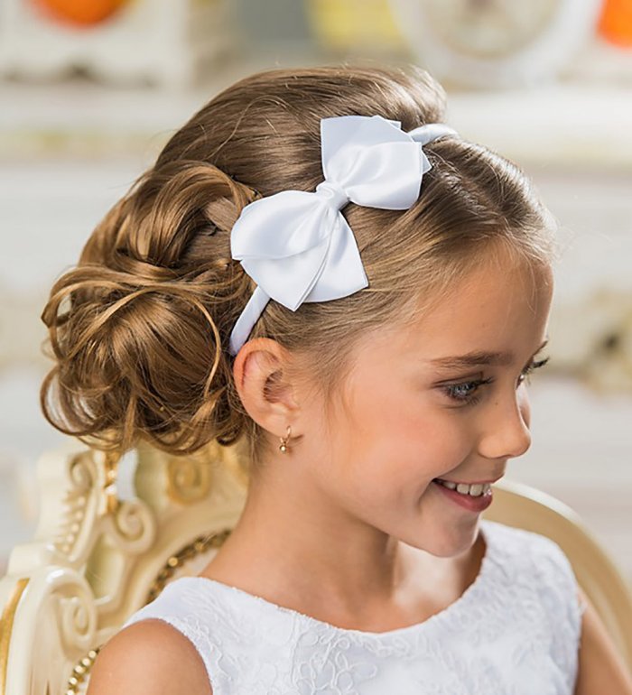 Прически на выпускной в детском Салун