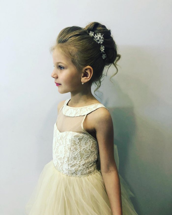 Прически на выпускной в детский сад 2020