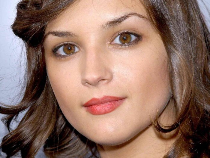 Рэйчел ли Кук hot