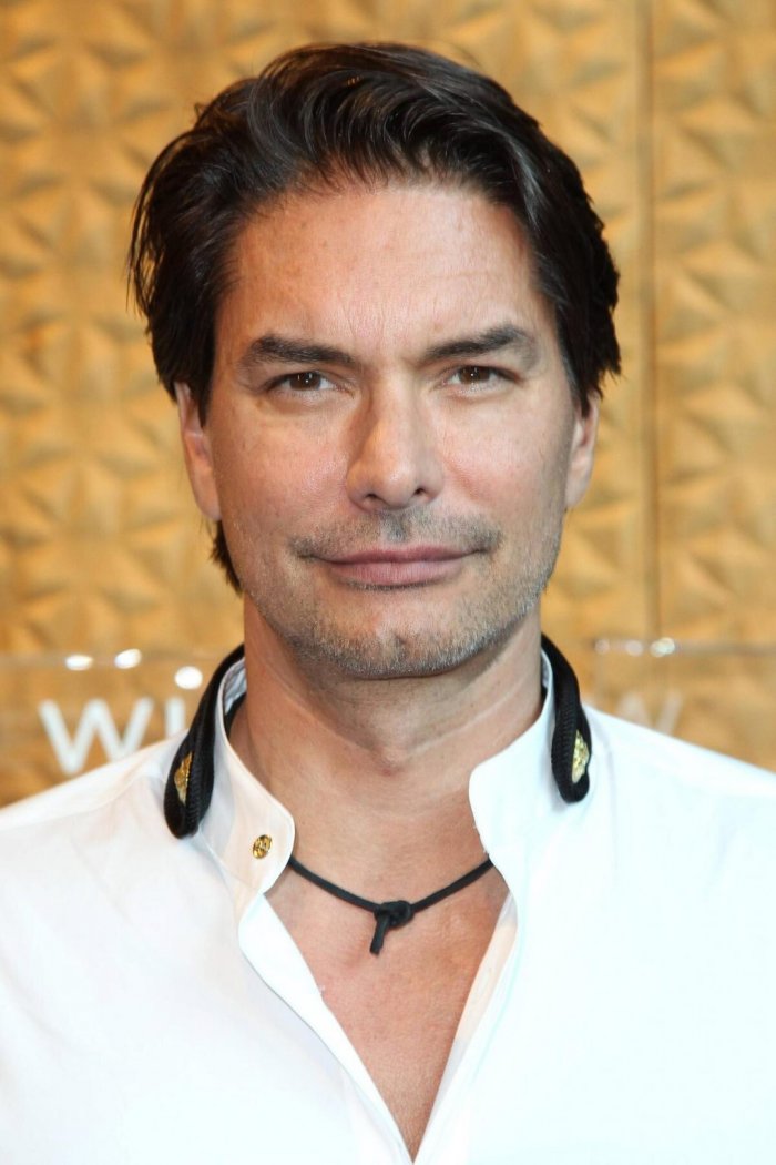 Маркус Шенкенберг Versace