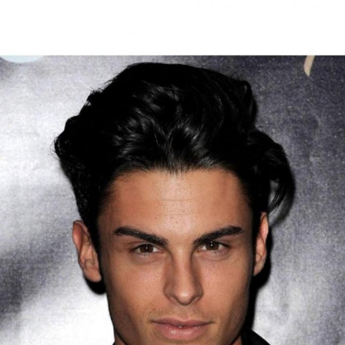 Модель Батист Джиабикони длинные волосы