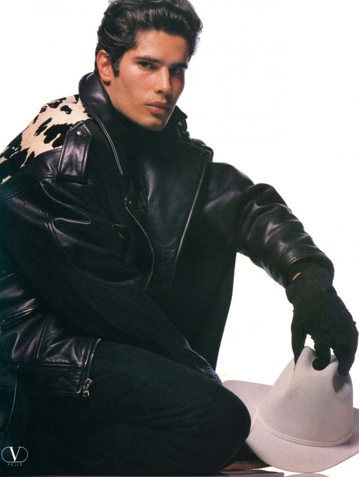 Фото Кэмерона