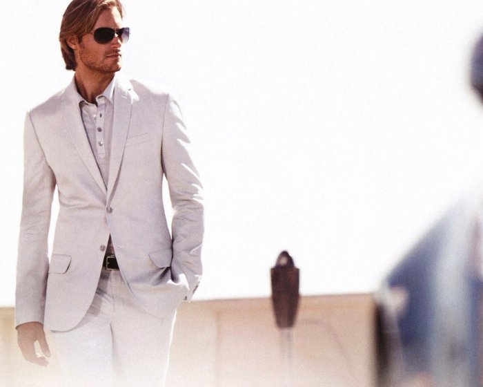 Габриэль Обри фото в костюме