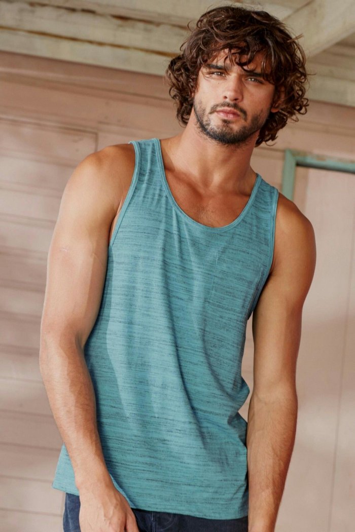 Модель Марлон Тейксейра