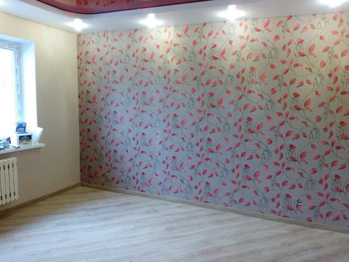 Клейка обоев