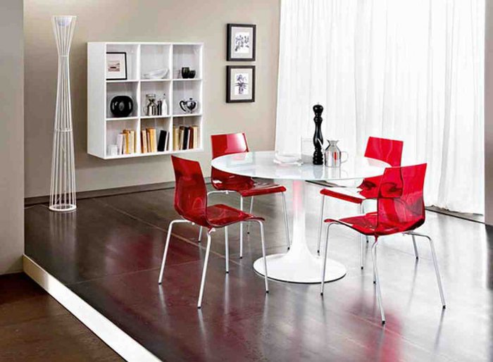 Кухня с красными акцентами